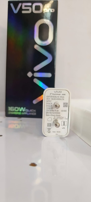 vivo V50 Pro 160Wt Quick Charger