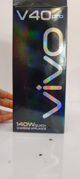 vivo V40 Pro 140Wt