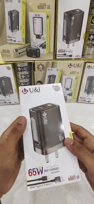 u & i  65w fast charger